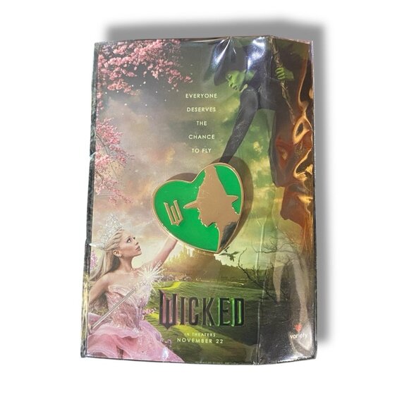 WICKED Movie Limited Edition Elphaba Promotional Pin - Sealed New AMC Theater - Picture 1 of 4
